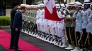 Kedatangan Menhan Prancis Sebastian Lecornu disambut oleh langsung Menhan RI Sjafrie Sjamsoeddin. (ADITYA AJI/AFP)