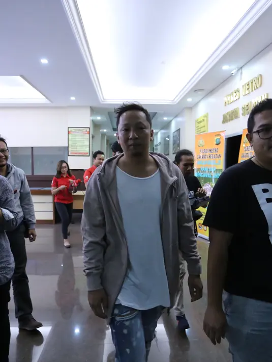 "Dan yang paling penting, dia tetap lucu, ya. Jadi, ya gue senang sih pokoknya dia baik-baik aja dan ngelawak mulu. Sebel gua. Ngelawak mulu," tutur Ringgo.  (Adrian Putra/Bintang.com)