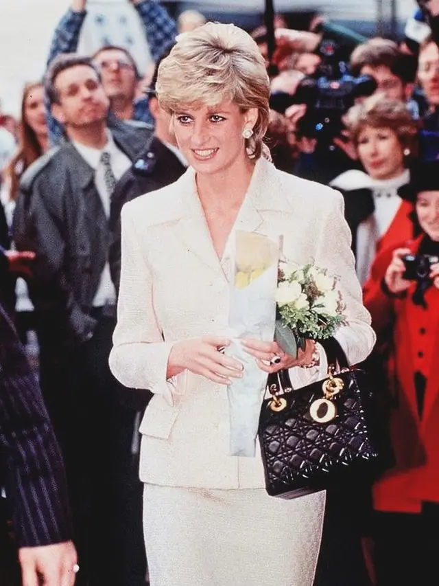 Dipakai Queen Camilla di Royal Ascot, Ini Sejarah Tas Lady Dior yang Pernah Jadi Favorit Lady Diana dan Kini Dilelang Rp5,2 Miliar