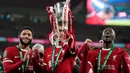 Ini menjadi trofi pertama Liverpool di musim 2023/2024. (AP Photo/Alastair Grant)