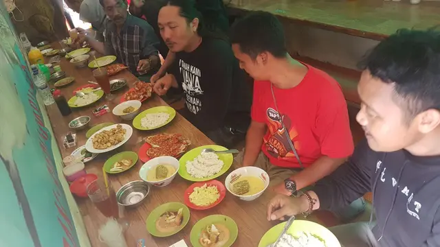 Gubuk Ikan Rica-rica yang Pernah di Kunjungi Almarhum Bondan Winarno (Liputan6.com/ Eka Hakim)