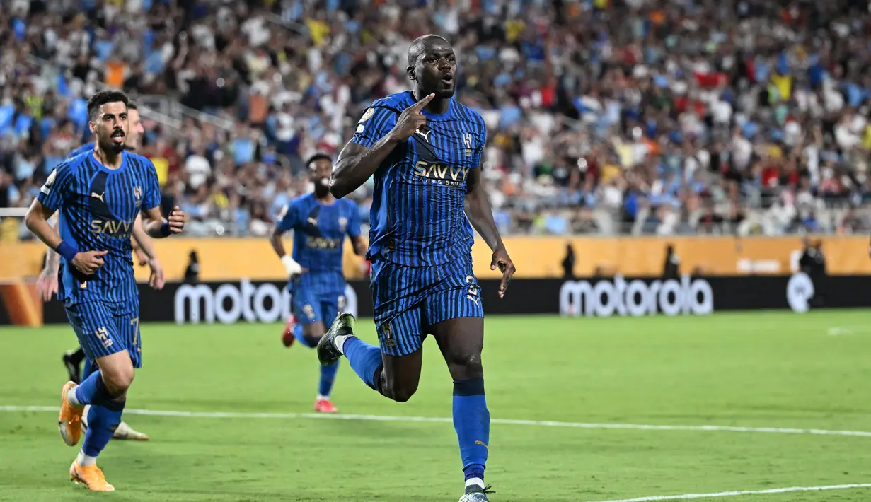Di babak tambahan tambahan waktu, Al Hilal kembali unggul lewat sundulan Kalidou Koulibaly di menit ke-94. (PATRICIA DE MELO MOREIRA/AFP)