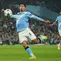 Aksi Tijjani Reijnders dalam laga Liga Champions antara&nbsp;Manchester City vs Borussia Dortmund, Kamis (6/11/2025).&nbsp;(AP Photo/Ian Hodgson)