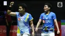 Pebulu tangkis ganda putri Indonesia, Apriyani Rahayu/Siti Fadia Silva Ramadhanti usai bertanding melawan Pearly Tan/ Thinaah Muralitharan (Malaysia) pada Semifinal Indonesia Masters 2022 di Istora Senayan, Jakarta, Sabtu (11/6/2022). Apriyani/Siti Fadia unggul 21-23, 21-14 dan 21-14. (Liputan6.com/Helmi Fithriansyah)