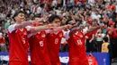 Para pemain Timnas Futsal Indonesia merayakan gol ke gawang Jepang dalam laga semifinal Piala Asia Futsal 2026 di Indonesia Arena, Senayan, Jakarta, Kamis (05/02/2026). (Bola.com/Bagaskara Lazuardi)