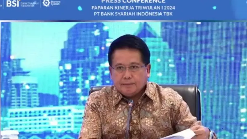 Direktur Utama PT Bank Syariah Indonesia Tbk (BSI) Hery Gunardi dalam konferensi pers Kinerja Kuartal I-2024, Selasa (30/4/2024). (Tira/Liputan6.com)