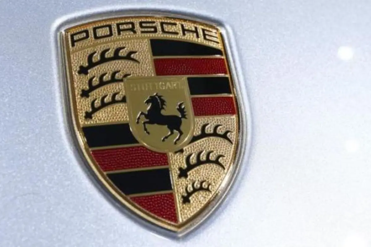 Demi Mobil Listrik, Pekerja Porsche Rela Perpanjang Jam Kerja