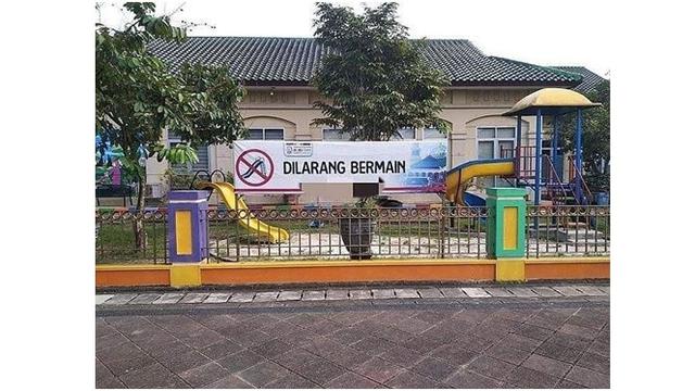 spanduk sekolah