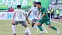 Persebaya Surabaya menyerah 0-1 dari Bali United pada laga pekan&nbsp;kedelapan BRI Liga 1 2022/2023 di Stadion Gelora Bung Tomo, Jumat (2/9/2022) sore WIB. (Bola.com/Aditya Wany)