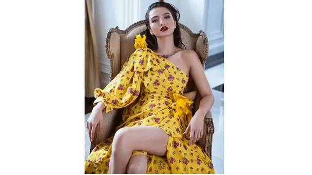 6 Potret Raline Shah dengan Makeup Tebal, Bak Seleb Hollywood
