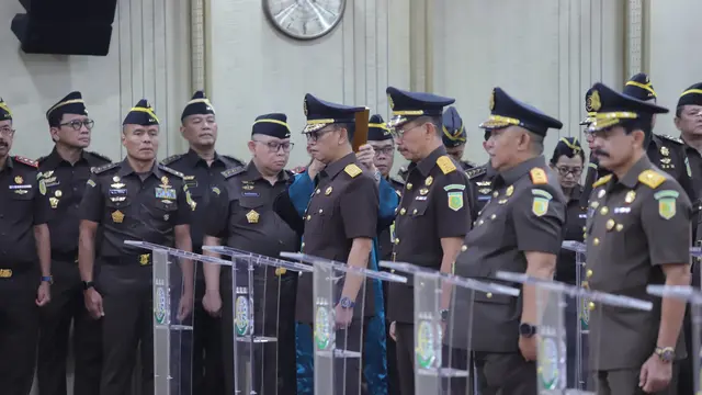 Jaksa Agung Republik Indonesia Sanitiar Burhanuddin melantik 15 Kepala Kejaksaan Tinggi (Kajati). (Liputan6.com/Rifqy)