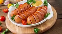 Sering bangun dengan wajah sembap dan berat? Bisa jadi karena makanan yang kamu konsumsi semalam, lho! Yuk, cari tahu jenis makanan yang diam-diam bikin wajah kembung  dan harus dihindari. (Foto dok: Freepik/timolina).