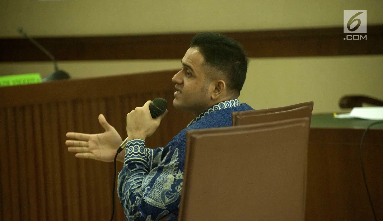 Mantan anggota DPR Muhammad Nazaruddin menjadi saksi untuk Andi Zulkarnaen Mallarangeng alias Choel Mallarangeng terkait kasus suap wisma atlet Hambalang di Pengadilan Tipikor, Jakarta, Senin (29/5). (Liputan6.com/Helmi Afandi)