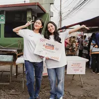 Azizah Salsha dan Rachel Vennya sempat membagikan momen mereka membagikan takjil, beberapa waktu lalu. [Foto: Instagram/rachelvennya]