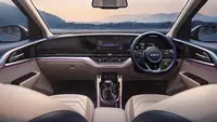 Alasan Kia Tetap Pertahankan Tombol Fisik di Interior Mobilnya