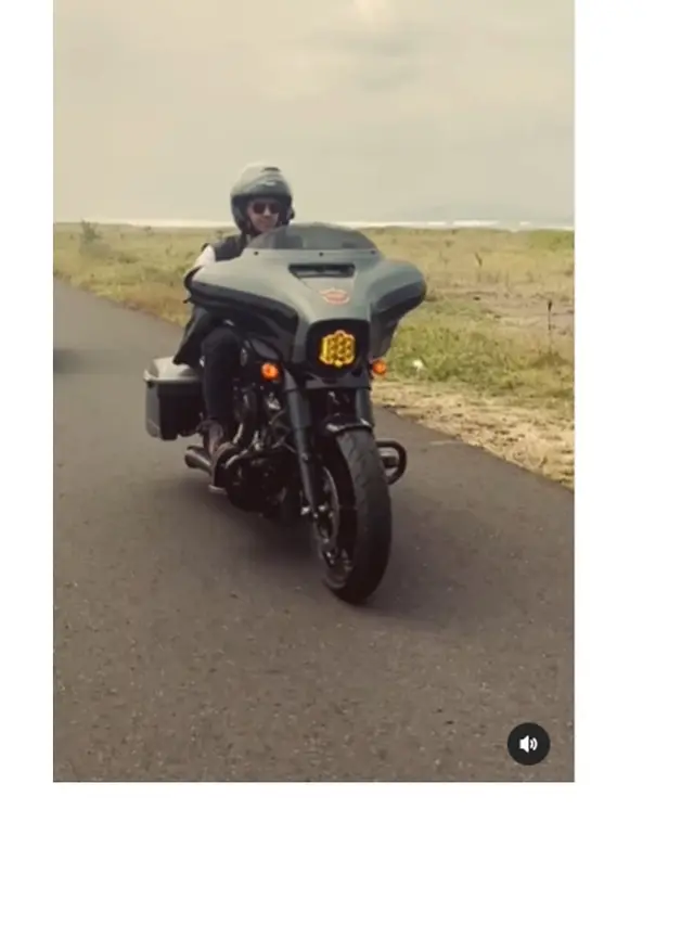 7 Potret Arya Saloka saat Touring dengan Moge, Curi Perhatian