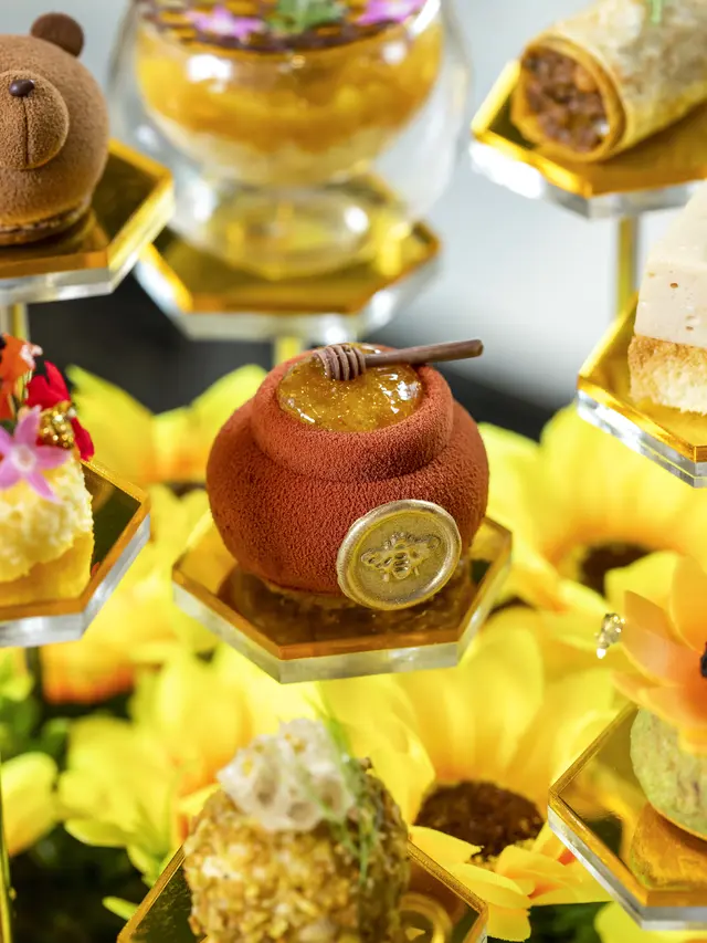 Sentuhan Liquid Gold dari Madu Mentah Lokal di Afternoon Tea ala Bangsawan