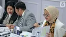 Kepala BPOM Penny K Lukito (kanan) memberikan keterangan dalam konferensi pers di Gedung BPOM Jakarta, Jumat (11/10/2019). BPOM menghentikan 67 batch brand produk ranitidine. (Liputan6.com/Faizal Fanani)