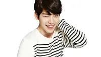 Dalam acara itu, ia pun membicarakan mengenai keadaan Kim Woo Bin. (Soompi)