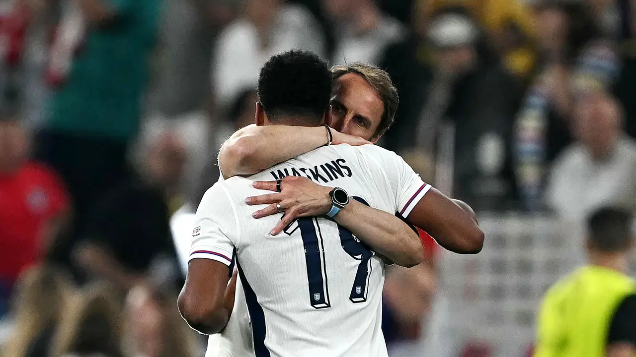 Foto: Parade Aksi Kobbie Mainoo di Euro 2024, Talenta MU ini Dipuji Southgate Setinggi Langit