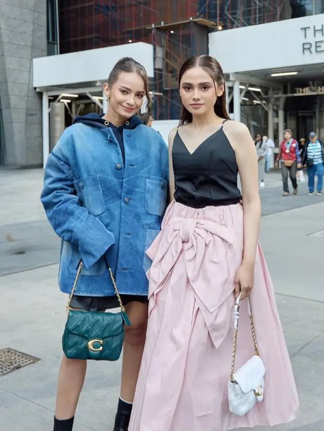 Syifa Hadju saat Hadir di Fashion Week Internasional. [@syifahadju]