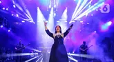 Penyanyi Bernadya saat memeriahkan KapanLagi Buka Bareng BRI Festival 2025 di Plaza Parkir Timur Gelora Bung Karno, Senayan, Jakarta, Sabtu (15/3/2025). (Liputan6.com/Angga Yuniar)