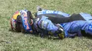 Meskipun begitu, adik dari Marc Maruqez tersebut masih sadarkan diri setelah insiden tersebut. (AFP/Daniel Ballarin)
