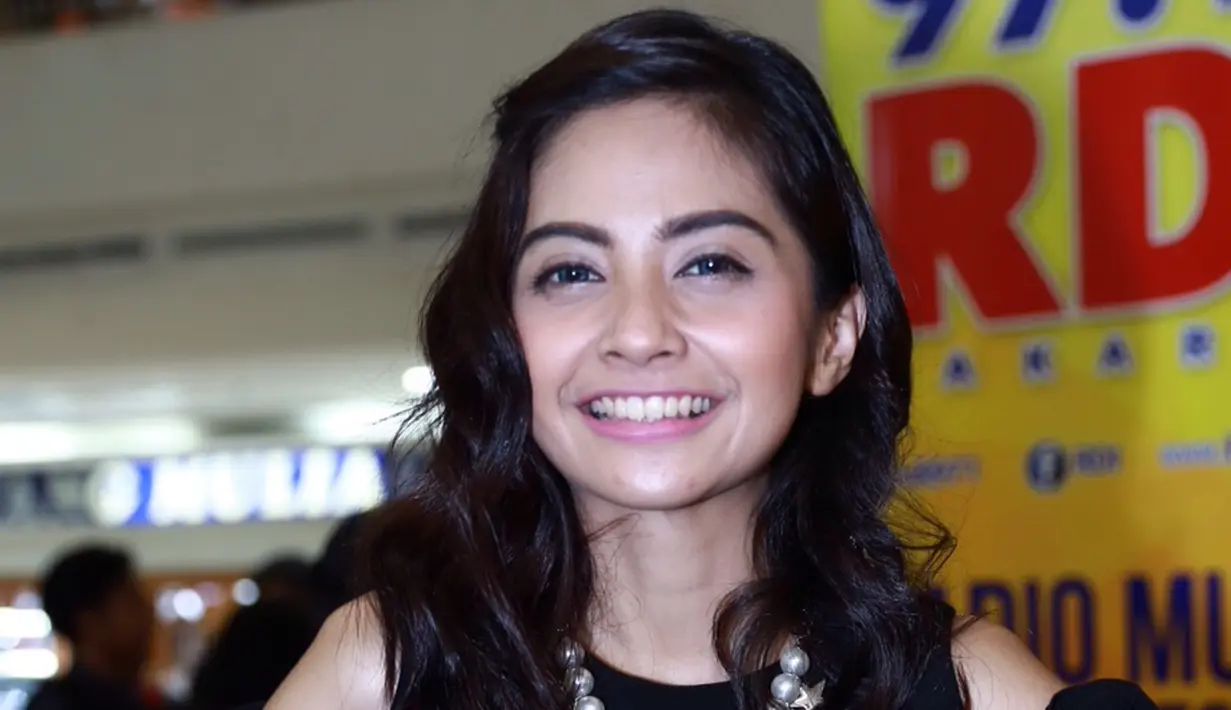 Bersama selamanya bercerita tentang kisah asmara manusia yang terhalang pada perbedaan agama. (Galih W. Satria/Bintang.com)