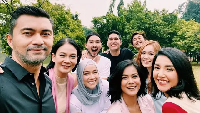 Potret Kompak Dian Nitami dan Aryani Fitriana. (Sumber: Instagram/@istrikedua.official)