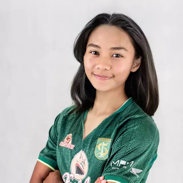 Pakai Fitur FaceApp, Ini 5 Potret Pemain Persebaya Tampil Bak Wanita