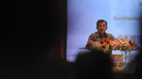 Wapres Jusuf Kalla memberikan sambutan di acara Musyawarah Nasional Masyarakat Ketenagalistrikan Indonesia (MKI) ke VI di gedung PLN Pusat, Jakarta, Kamis (12/3/2015). (Liputan6.com/Herman Zakharia)