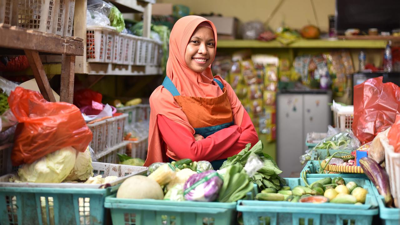 Neneng Nurmayanti, pemilik Toko Sayur Mayur Ibu War (Dok. Grab Indonesia)