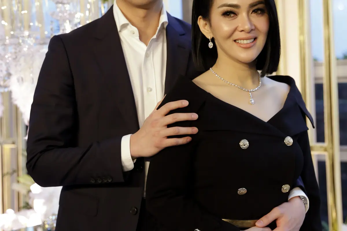 [Fimela] Syahrini dan Reino Barack