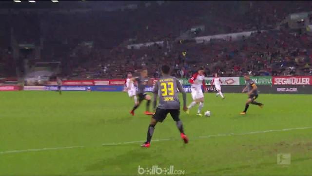 Berita video highlights Bundesliga 2017-2018 antara Augsburg melawan RB Leipzig dengan skor 1-0. This video presented by BallBall.