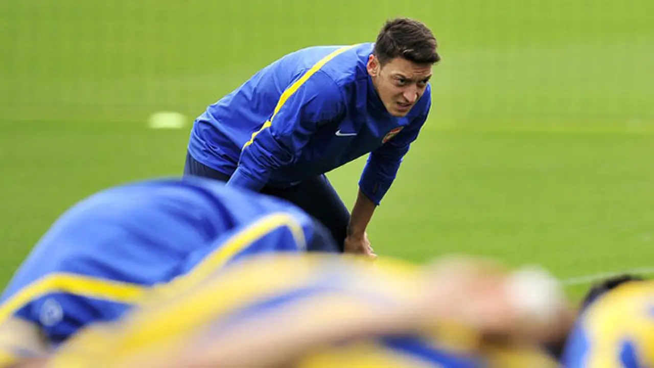 mesut-ozil-131011c.jpg