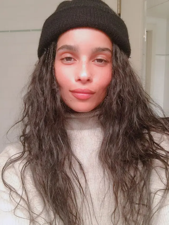 Pesona Zoe Kravitz (sumber: instagaram/zoeisabellakravitz)