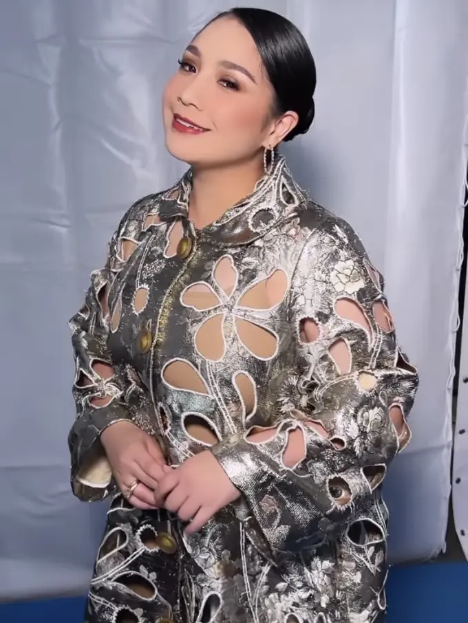 Tampilan Outfit  Artis Ternama Hadiri HUT SCTV 32 XtraOrdinary