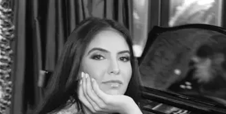 Noor Alfallah kekasih Al Pacino. (Foto: Instagram/nooralfallah)