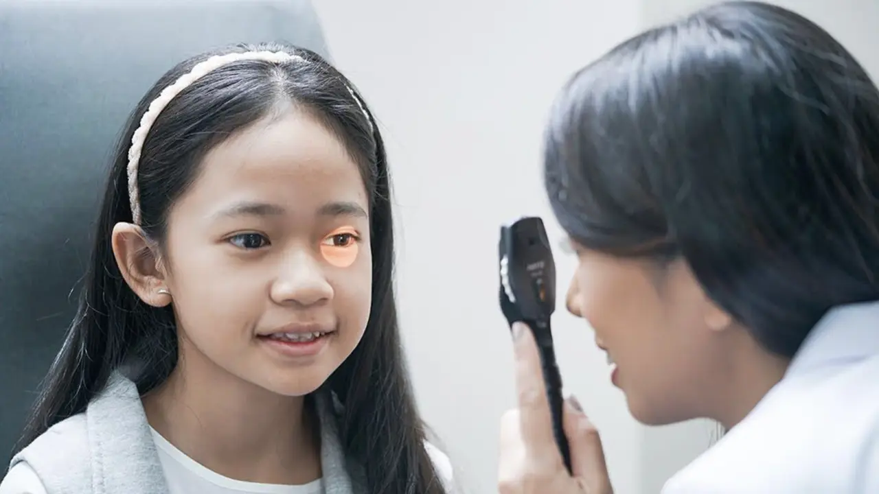 7 Cara Menjaga Kesehatan Mata Anak dengan Mudah