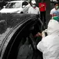 Rapid test virus corona Covid-19 di GOR Bogor secara drive thru. (Liputan6.com/Achmad Sudarno)