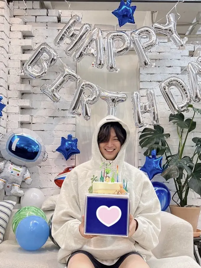 Tampilan sederhana Lee Min Ho saat ulang tahunnya