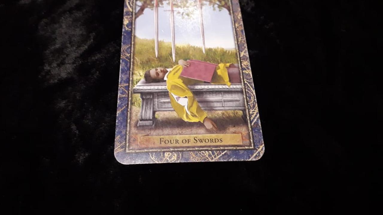 Tarot Hari Ini, Minggu 9 September 2018. (Foto: Elisabet Kusumodewi)