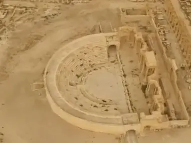 Pantauan udara dari kota bersejarah Palmyra di Homs Governorate, Suriah, 28 Maret 2016. Kota yang berada dibawah Kekaisaran Romawi, Palmyra merupakan salah satu kota metropolis pedagangan terbesar didaerah tersebut. (REUTERS / Rossiya 24)