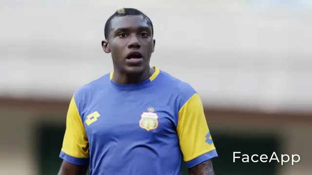 Penyerang Bhayangkara FC, Herman Dzumafo.