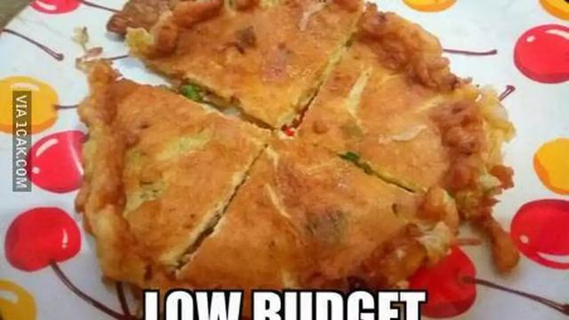 6 Potret Pizza Enggak Pakai Roti Khas Ini Ramah Kantong, Bikin Senyum Tipis