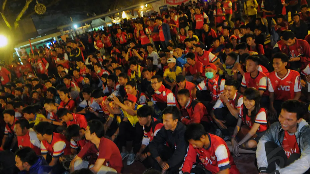Ribuan Orang Berjubel di Nobar Arsenal vs Hull City
