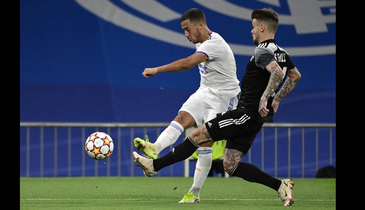 Gol ini mengubah tempo permainan. Madrid terus menggempur mulai menit ke-70. Pergantian pemain setelah gol membuat permainan Madrid jadi lebih berenergi. (AFP/Javier Soriano)