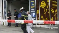 Supermarket lokasi serangan pria bersenjata pisau di Hamburg, Jerman. (Paul Weidenbaum-AP)