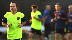 Gelandang Barcelona, Andres Iniesta mengikuti sesi latihan pramusim di Amerika Serikat pada 29 Juli 2009. AFP PHOTO/GABRIEL BOUYS