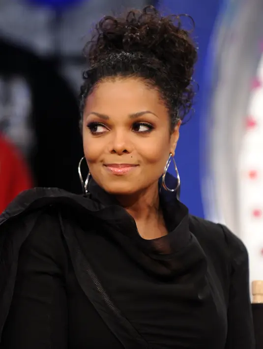 Tak khawatir dengan pembicaraan orang-orang di luar sana, Janet Jackson dan Wissam Al Mana tetap melakukan yang terbaik dengan menjaga kesehatan dan keselamatan dirinya dan anaknya. (AFP/Bintang.com)